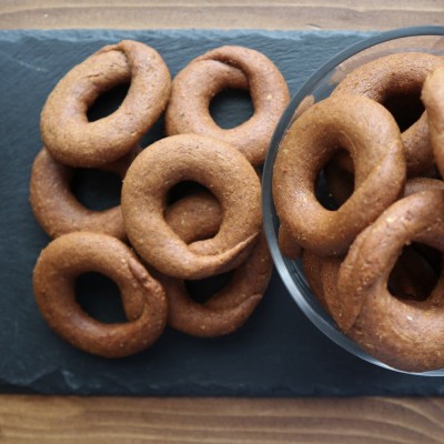 Μπισκοτάκια μούστου με ζάχαρη καρύδας