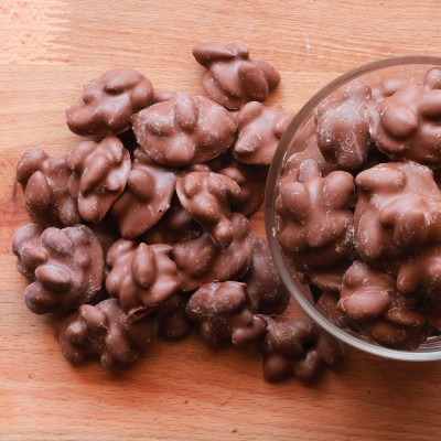 Βραχάκια με σοκολάτα γάλακτος και αμύγδαλο